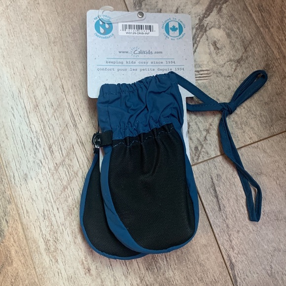 CaliKids NWT waterproof mittens infant size 6-12 months blue and black - Picture 3 of 5